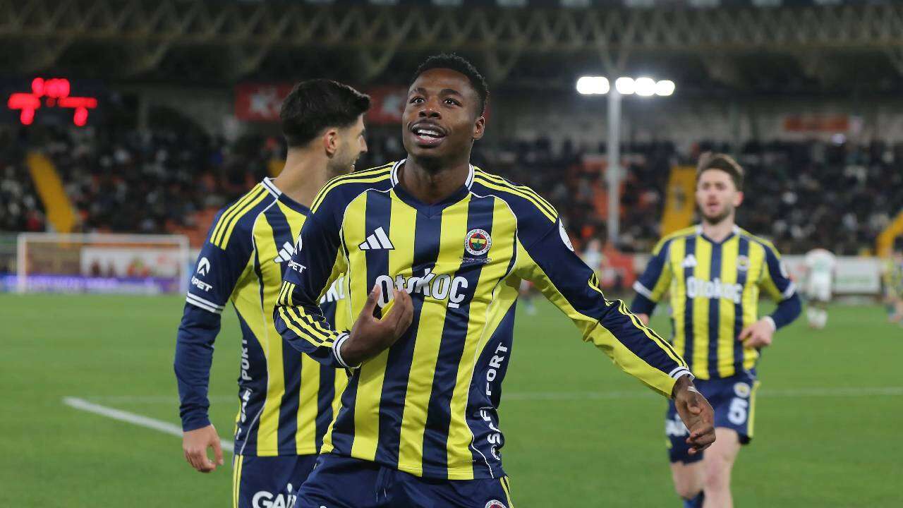 İsmail Kartal kulübeye hapsetmişti: Yıldız futbolcudan Fenerbahçe'nin kasasına 15 milyon euroluk piyango! 3